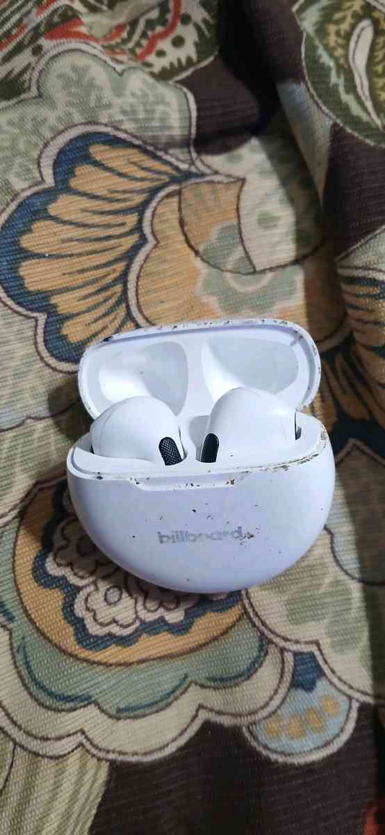 billboard Bluetooth wireless earbuds