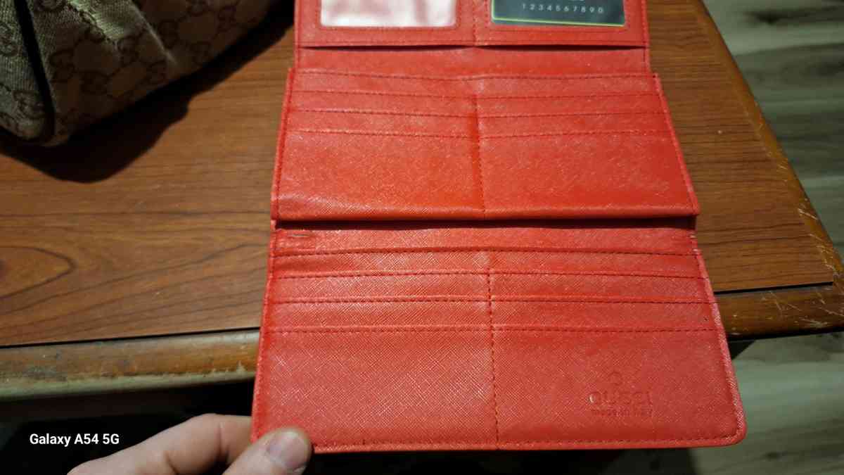 Gucci wallet