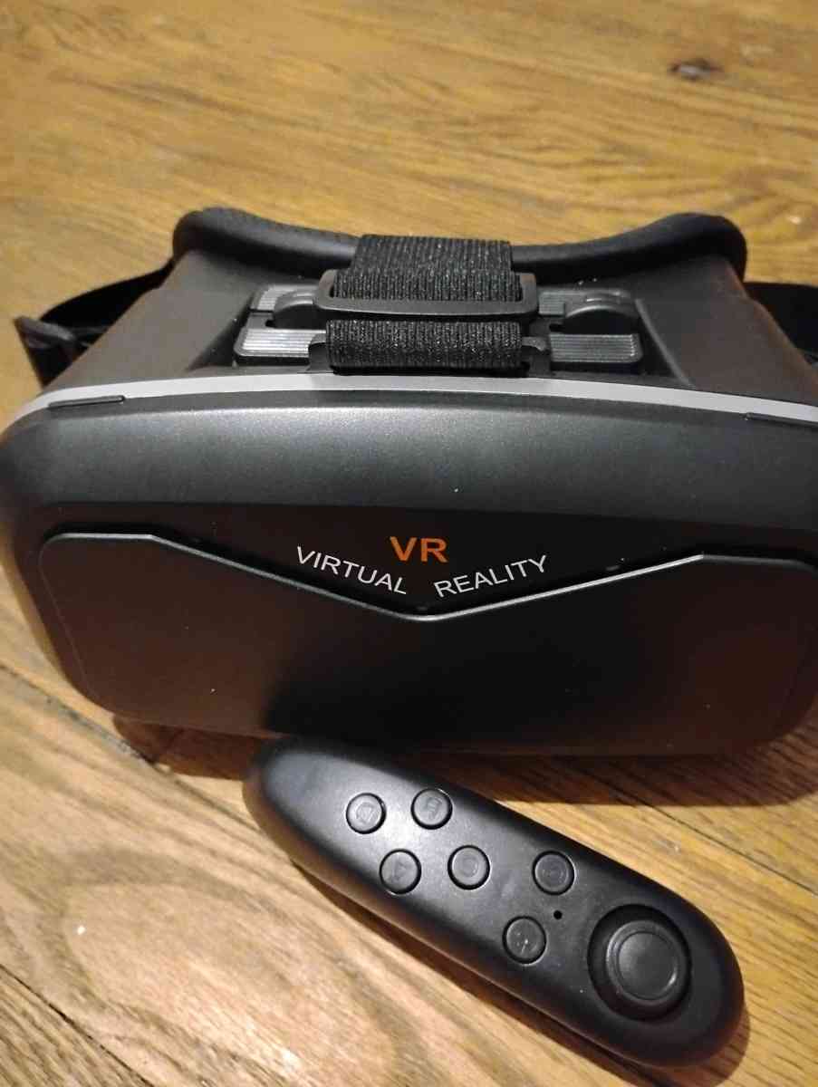 virtual reality glasses with remote