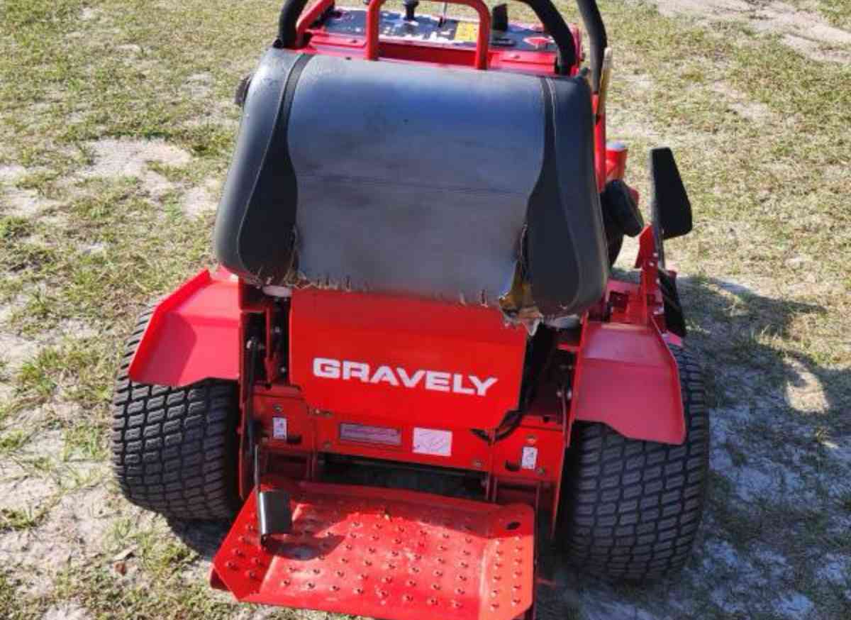 Gravely Pro Stance Stander Zero Turn 48 Inch LawnMower