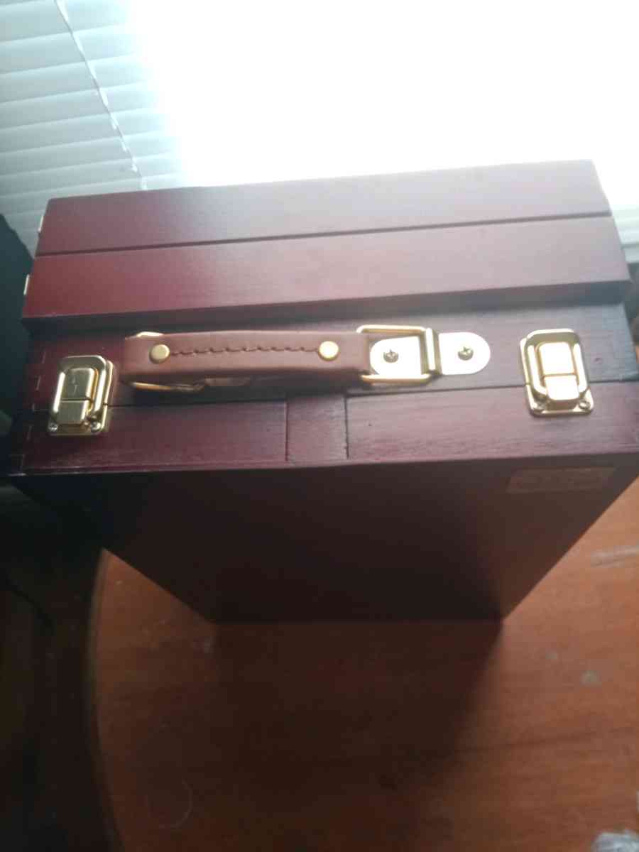 Travel easel complete with supplies