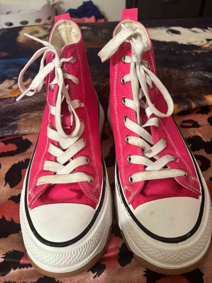 pink converses shoes