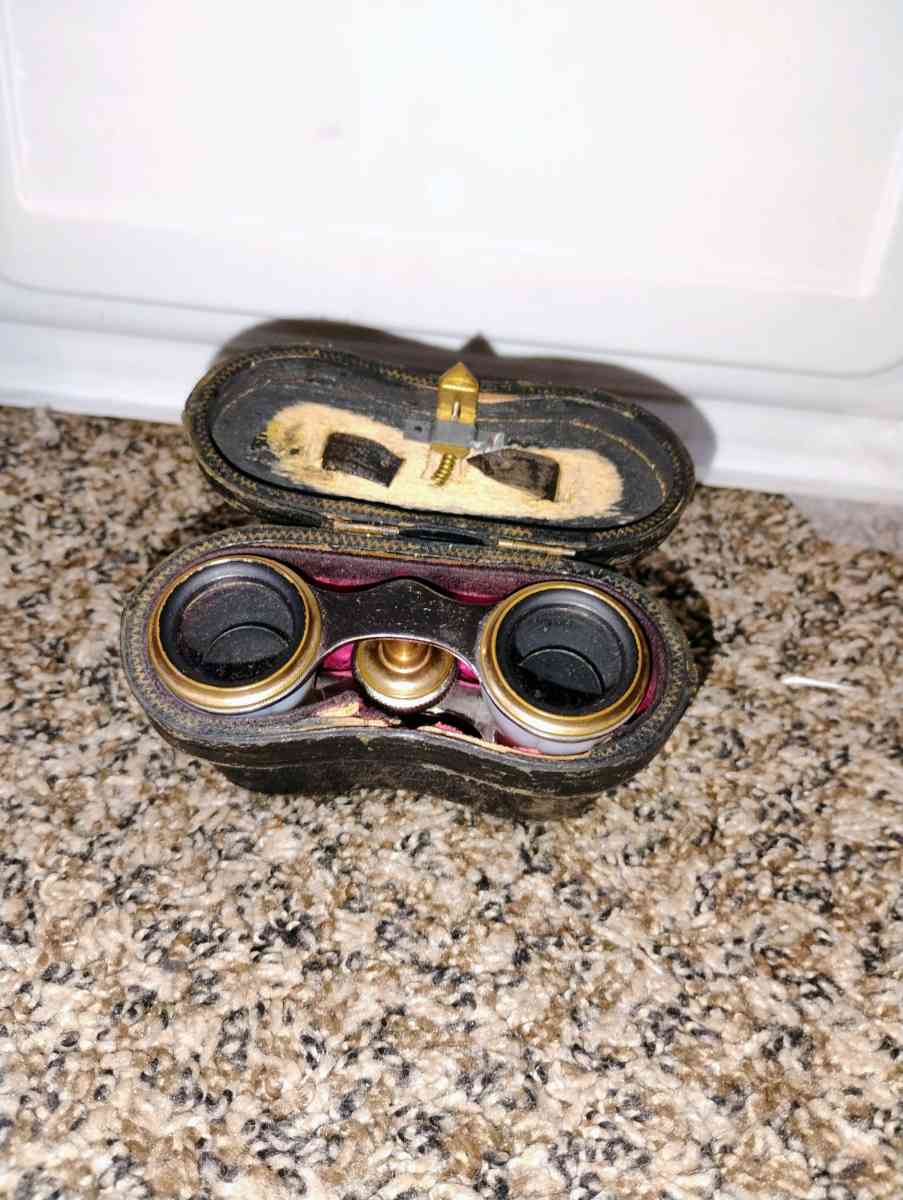 Antique Chevalier Paris opera glasses 105yrs old  perfect