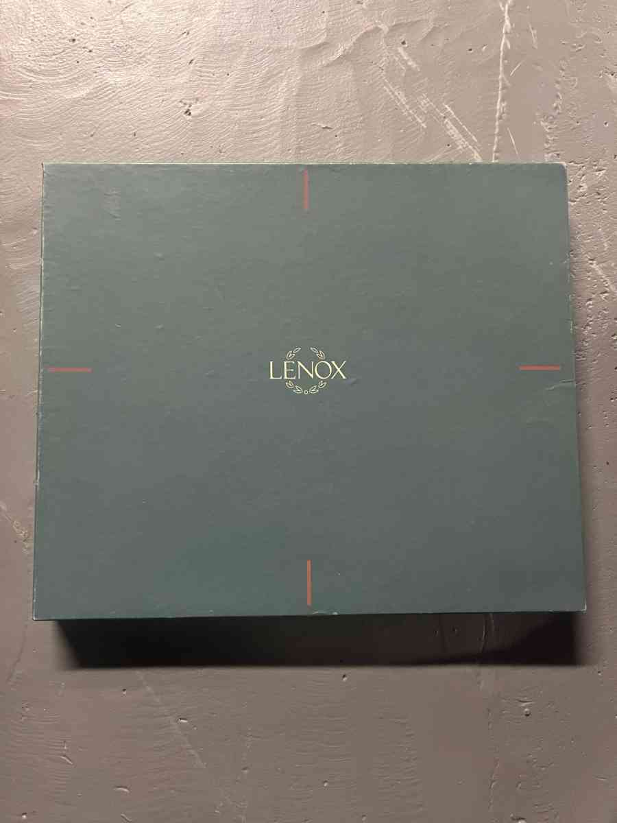 NEW Lenox Wedding Promises Double Picture Frame holds two 5x