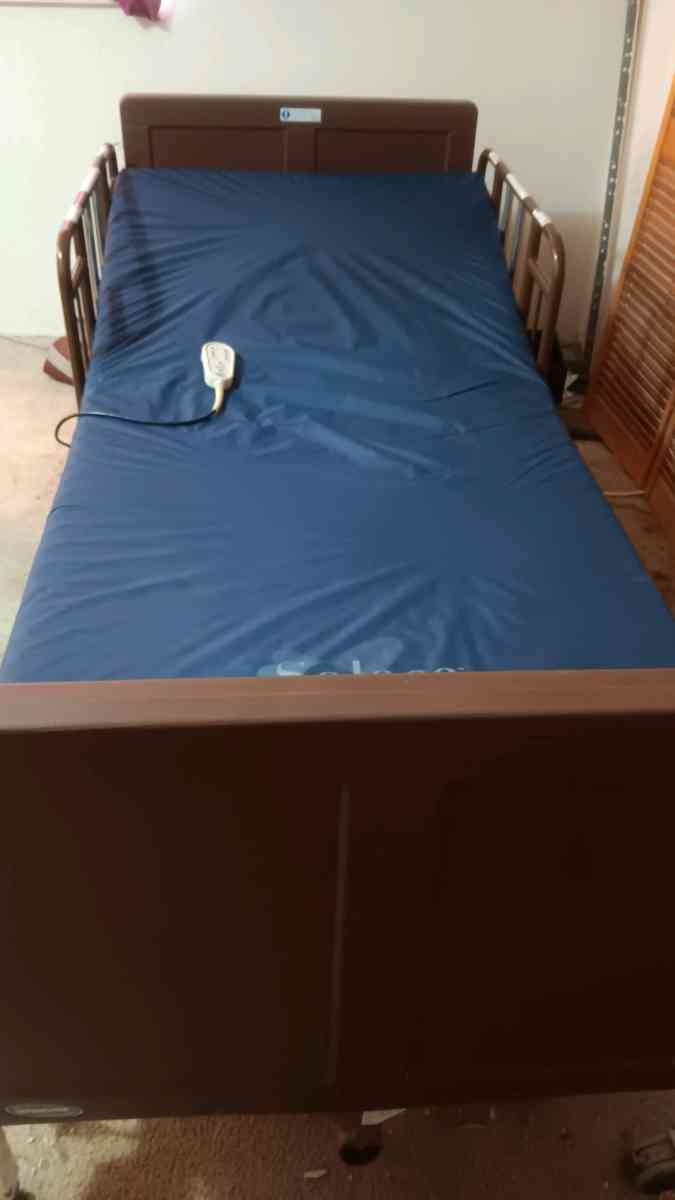 HOSPITAL BED  ELECTRIC