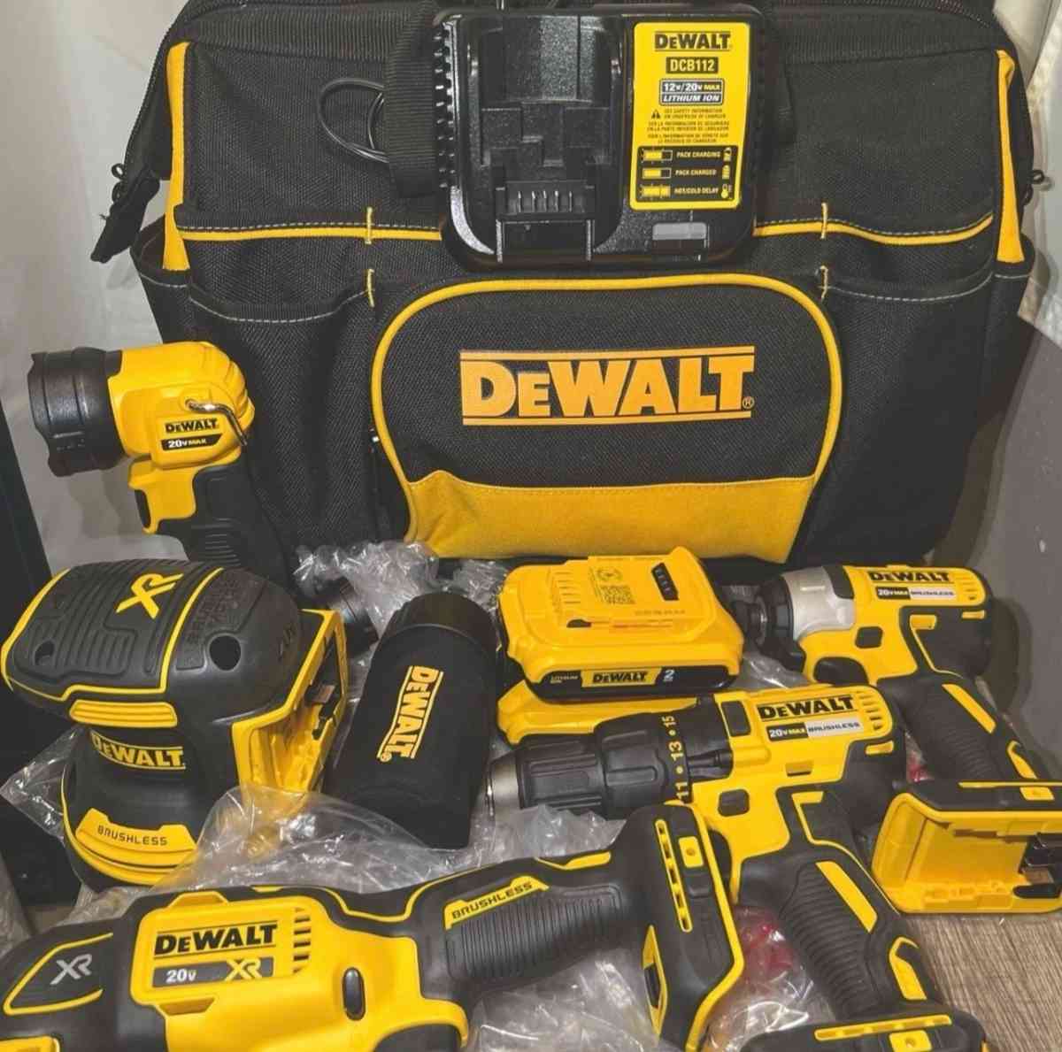 DeWalt 5 Tool 20v Max Combo Kit w Contractor Bag
