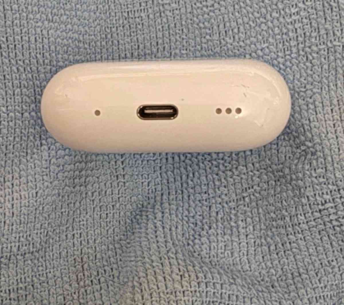 AirPods Pro 2nd generation with MagSafe Charging Case USBC