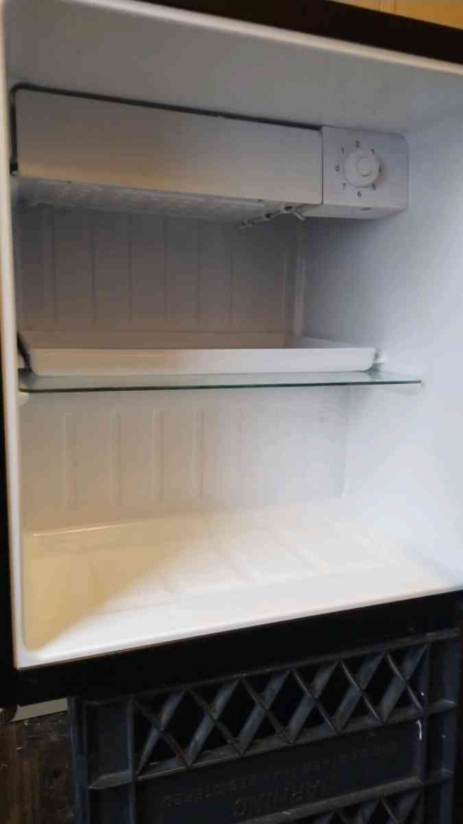 black and Decker mini fridge