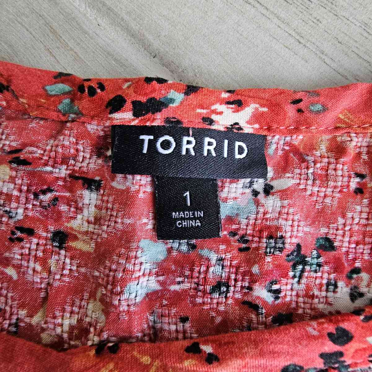 Torrid Size 1 Boho Orange Red Floral Top with Bell Sleeves