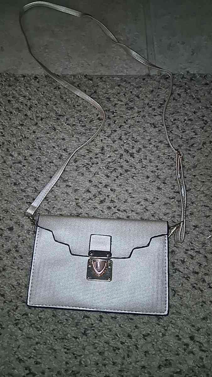 purses and wallets   i will ship and I have cashapp