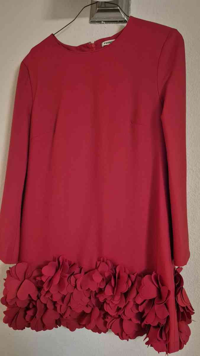 Fehaute red dress