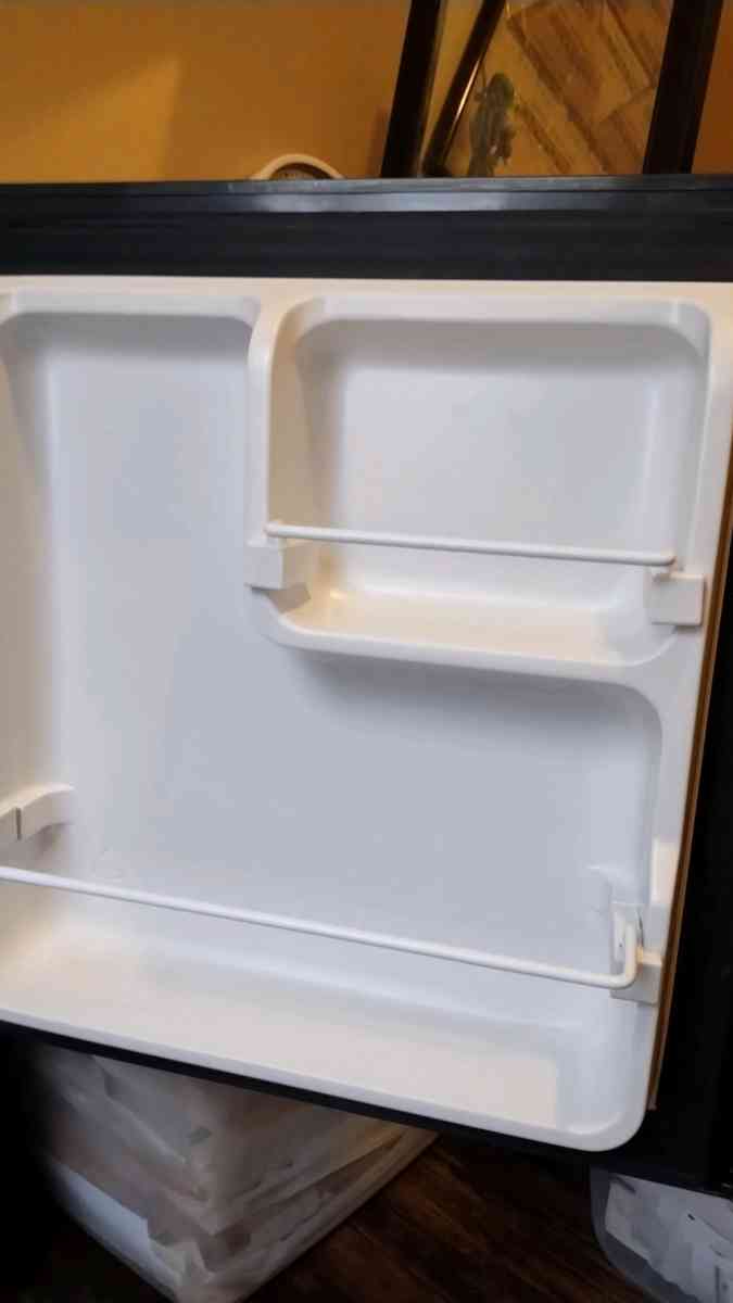 black and Decker mini fridge