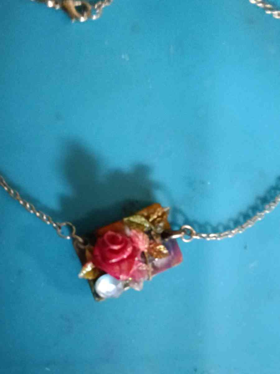 Rose necklace