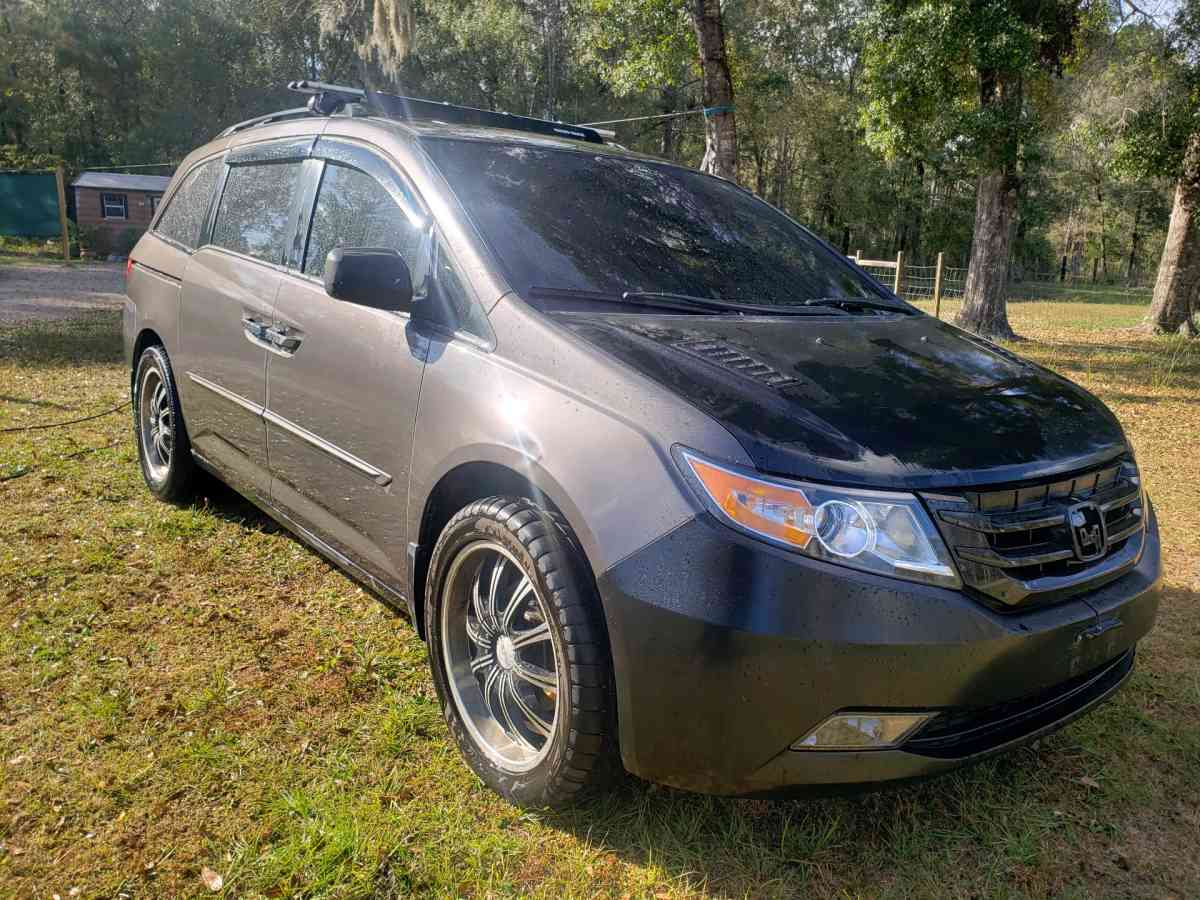 2011 HONDA ODYSSEY VAN