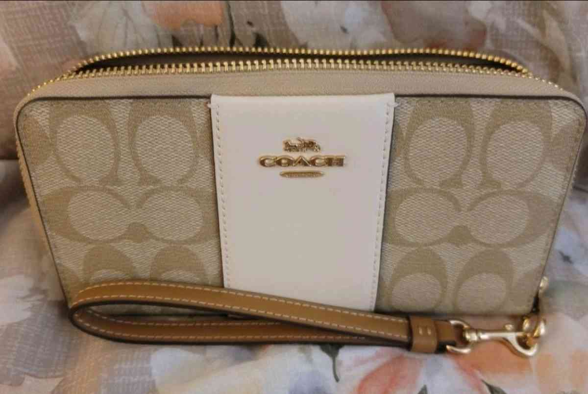 COACH  LONG ZIP AROUND WALLET IN SIGNATURE CANVAS