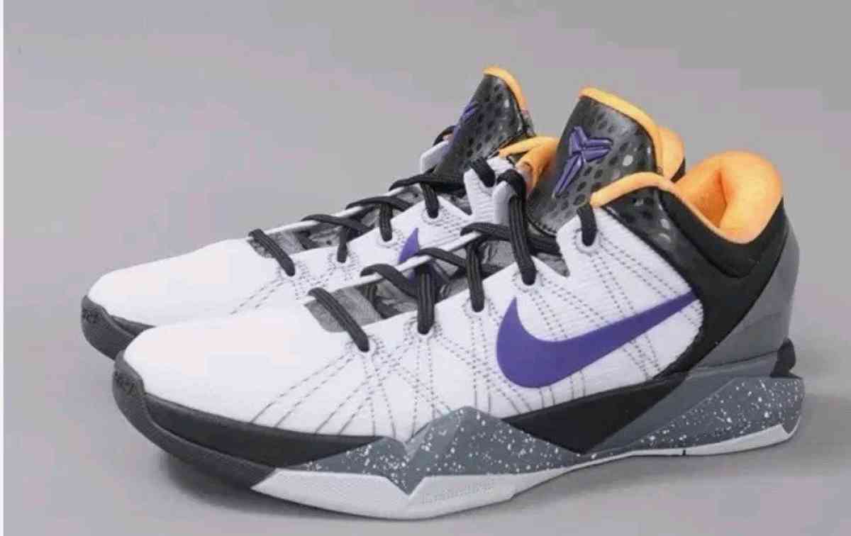 NBW Mens Nike Zoom Kobe 7 System Opening Day Shoes