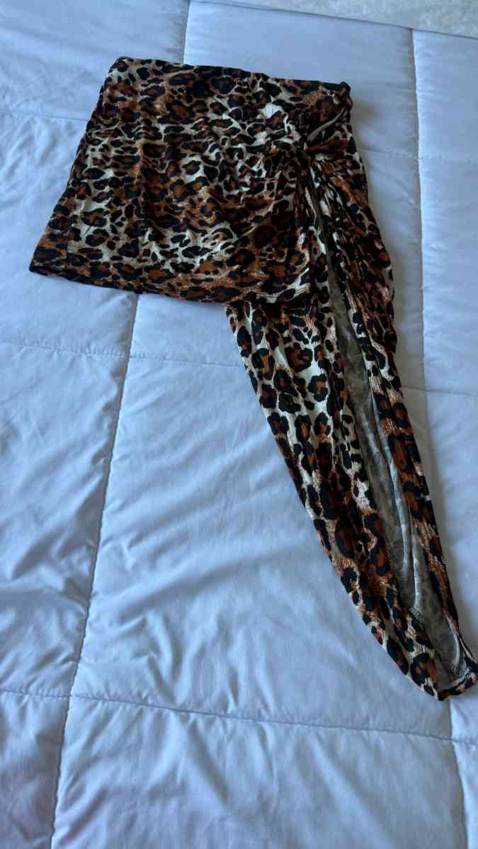 Brand New Windsor Leopard Print Asymmetrical Ruched Midi Ski