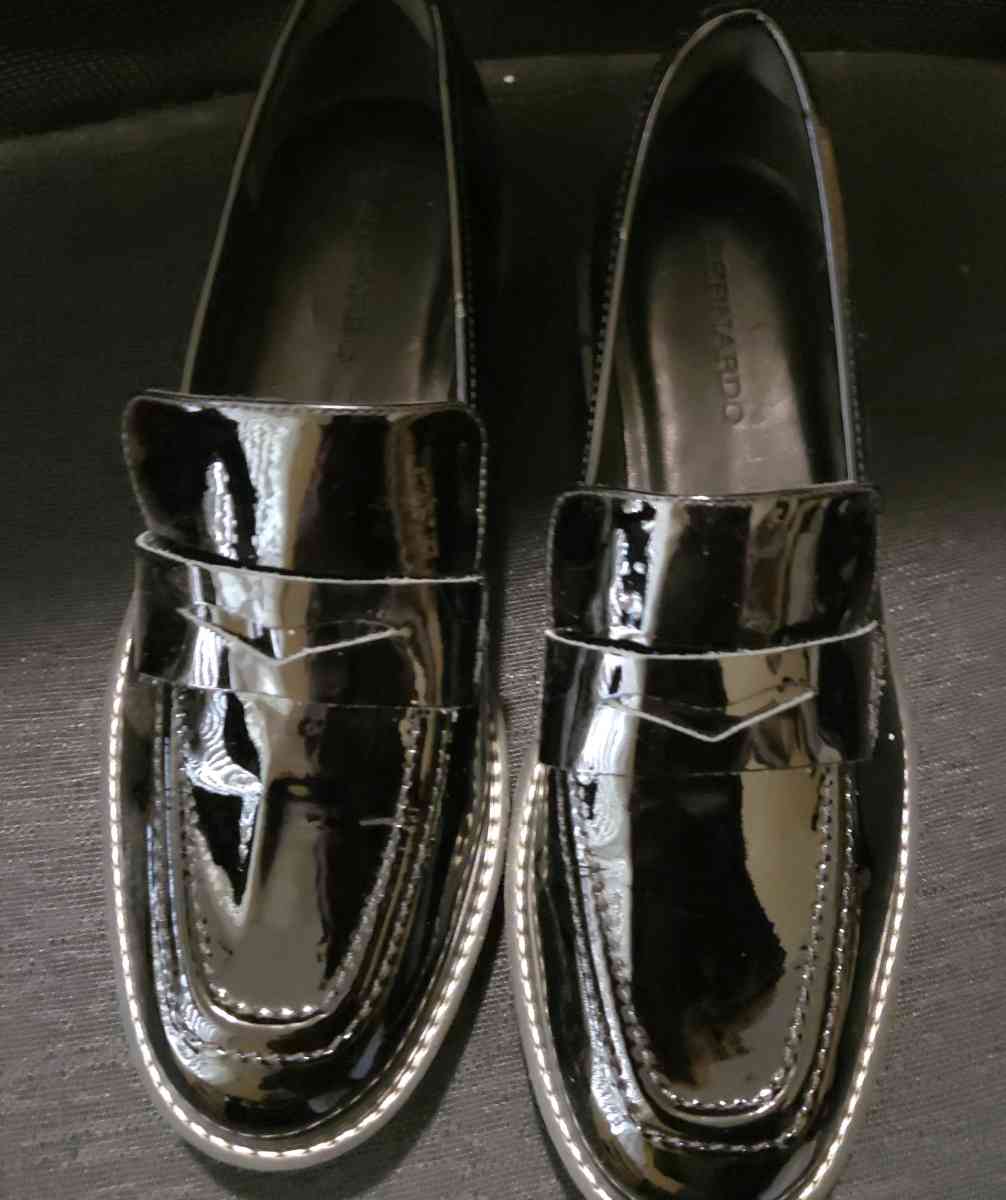 Bernardo Chandler Loafers New