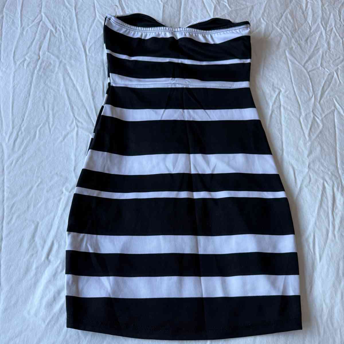 Strapless Black  White Stripe Bodycon Built In Padded Bra Mi