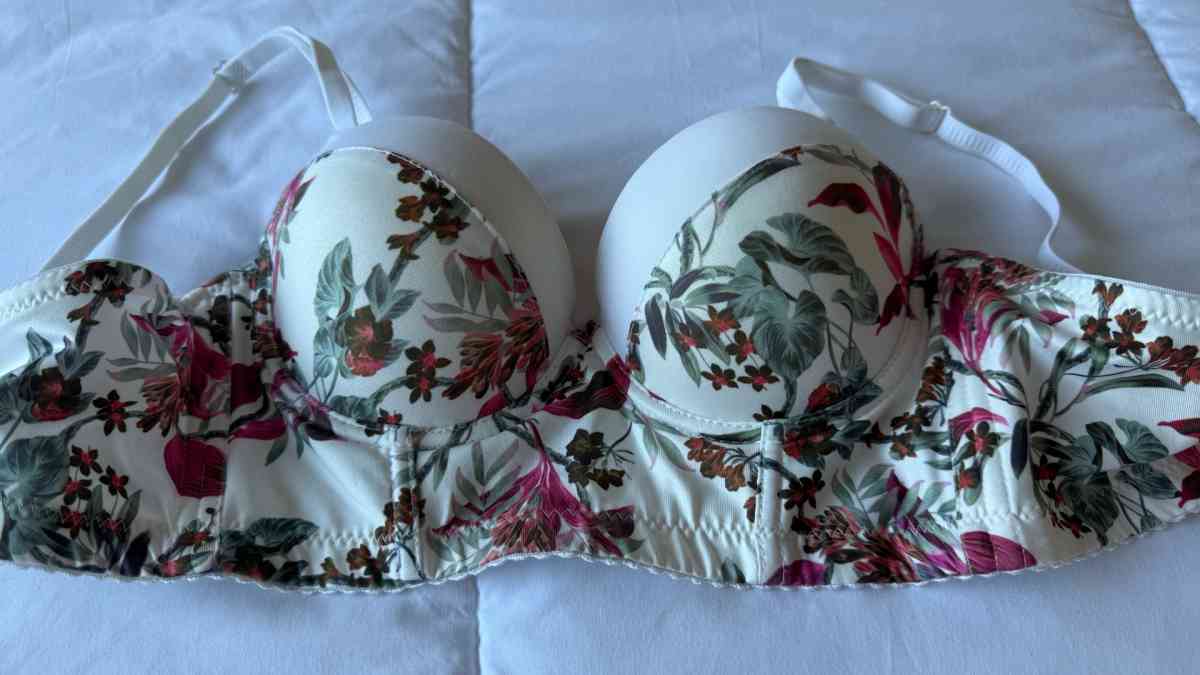 Brand New Floral Underwire Padded Bra  Ivory Cream Adjustabl
