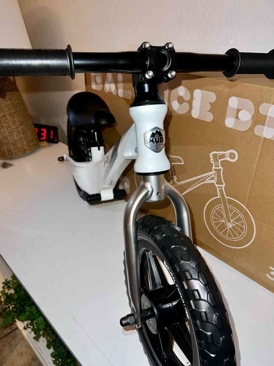kub Blance bike for kids NEW IN SEALED BOX
