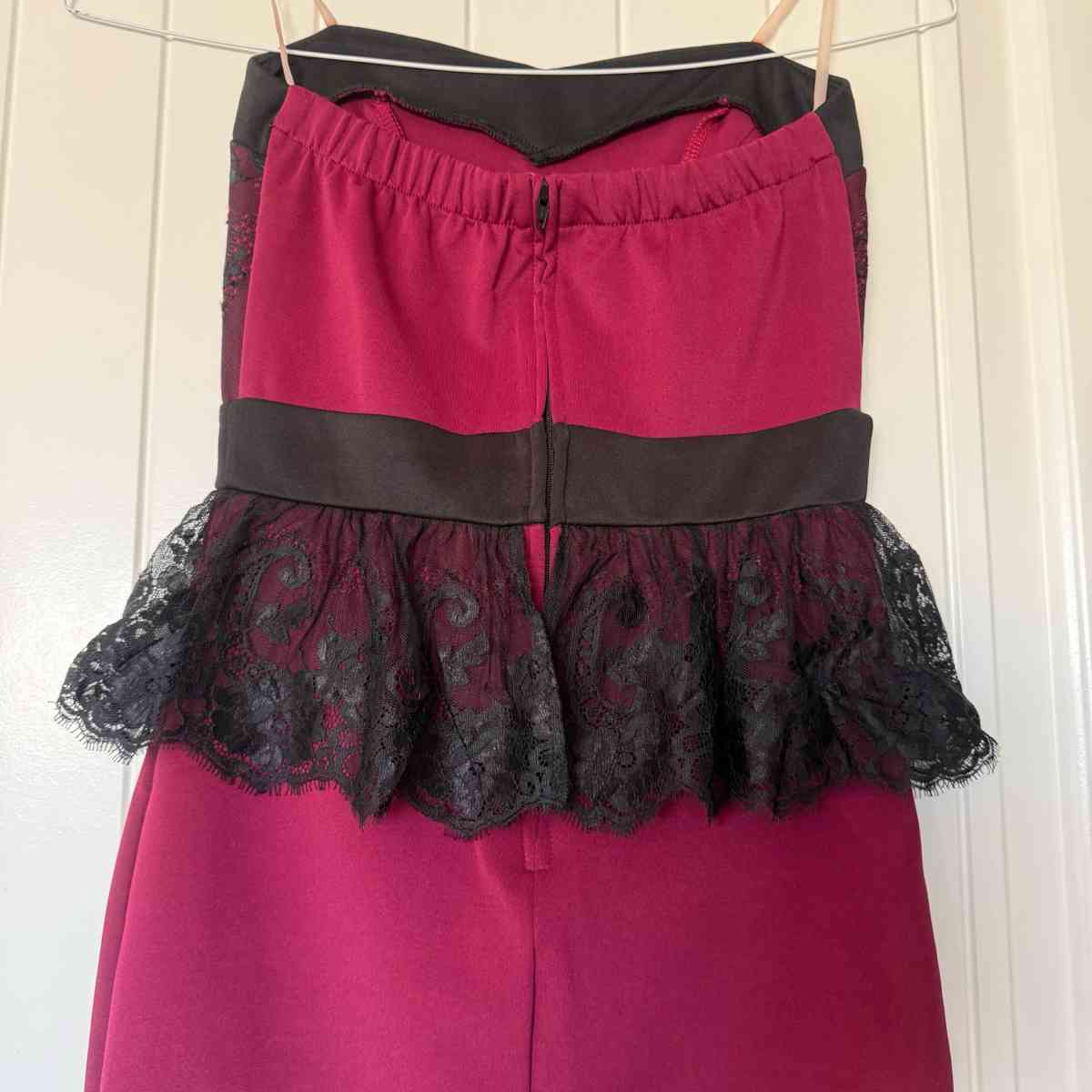 Elegant Strapless Burgundy Wine Red  Black Lace Peplum Cockt