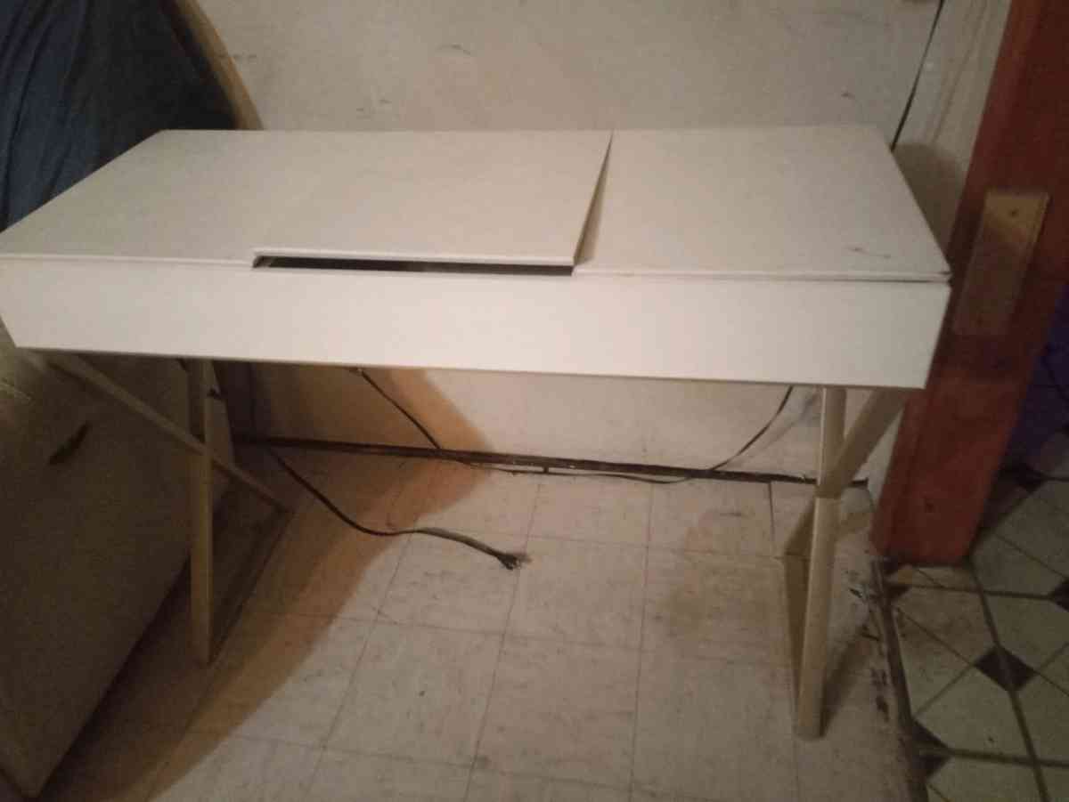vanity table
