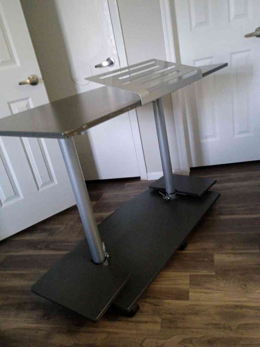 Computer desk 47inch width  27 inch high