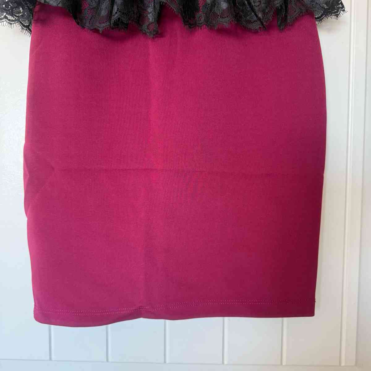 Elegant Strapless Burgundy Wine Red  Black Lace Peplum Cockt