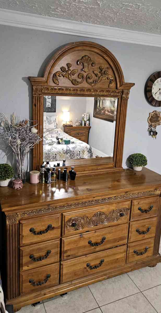 Dresser