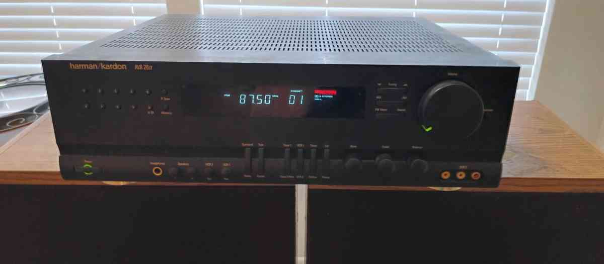 Harman kardon avr20 ll surround amp no remote pair speakers