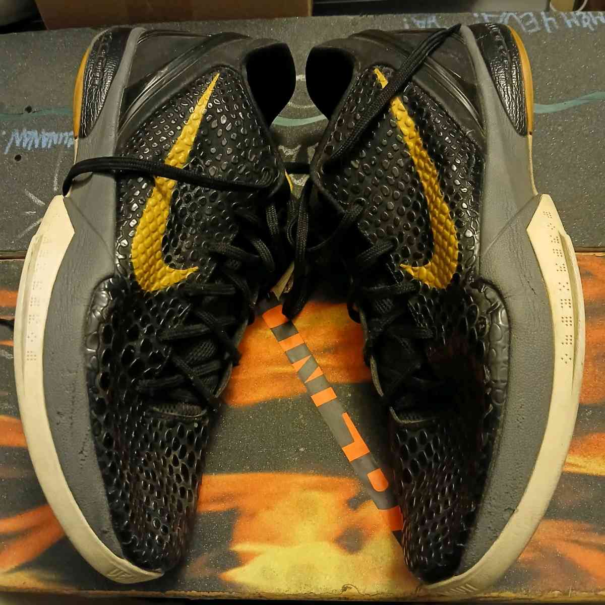 vintage Nike kobe venomenoms mens 12