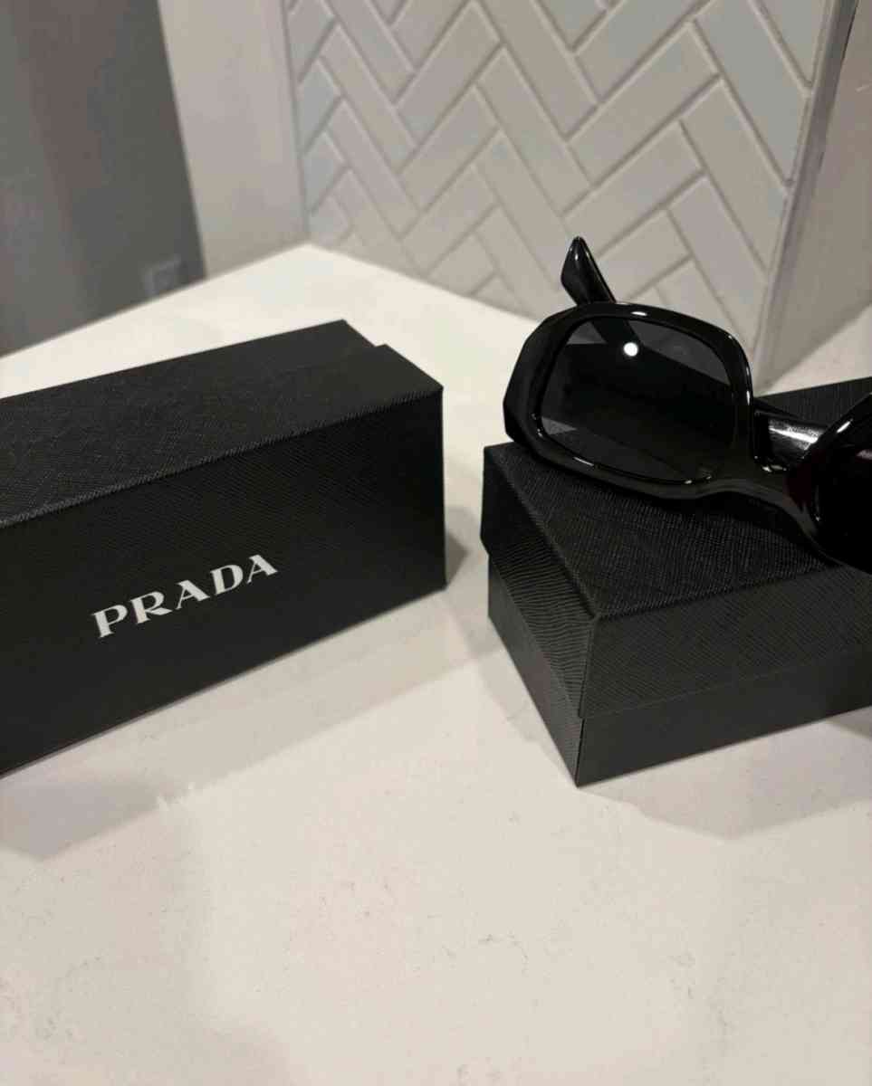 unisex black sunglasses