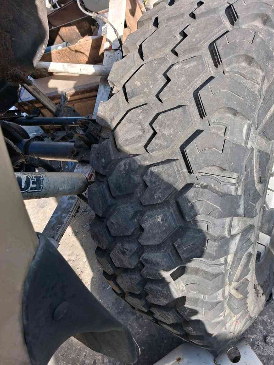 Premium 31580R17 Tires Rims  option whole truck